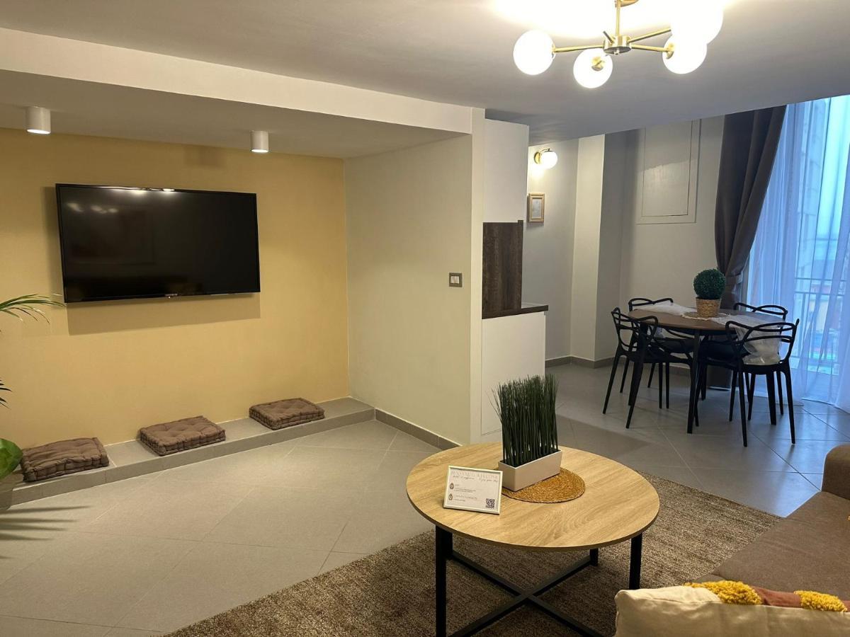 Palazzorefici Napels Buitenkant foto