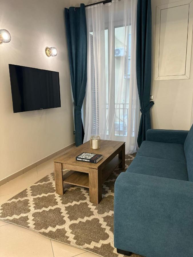 Palazzorefici Napels Buitenkant foto