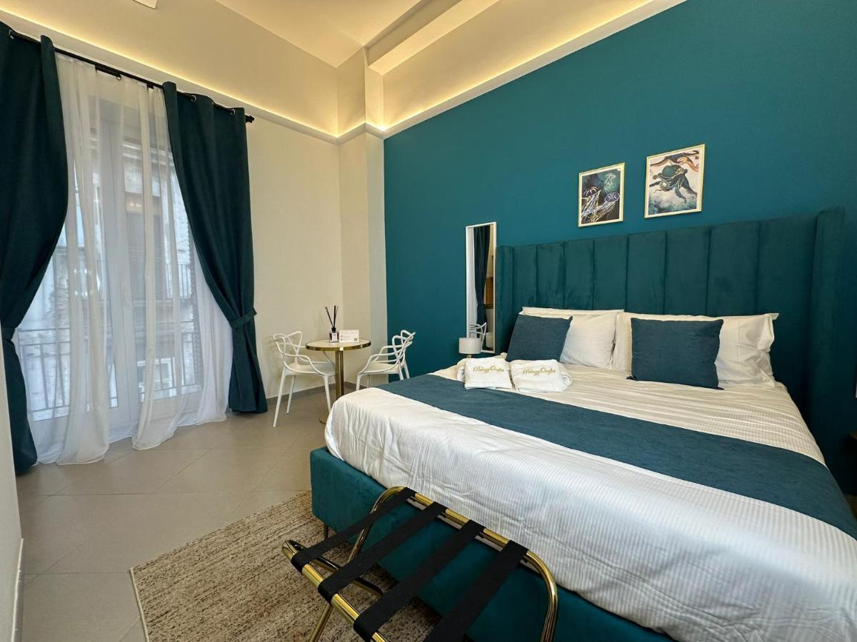 Palazzorefici Napels Buitenkant foto