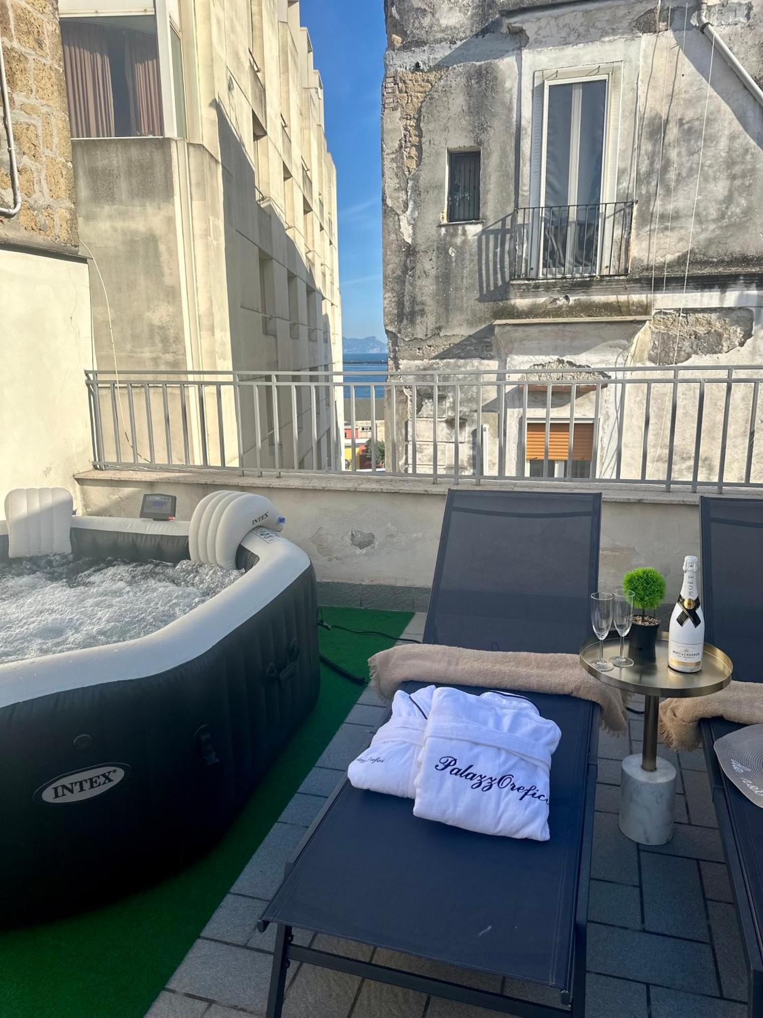 Palazzorefici Napels Buitenkant foto